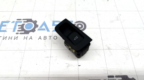 Кнопка відкриття кришки багажника Audi A3 8V 17-20 чорна з накладкою