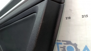 Обшивка двери карточка задняя правая Audi A3 8V 15-20 4d, 5d, черная, кожа, подлокотник кожа черная, с пищалкой, серый молдинг,  царапины