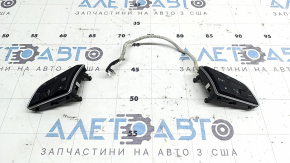 Кнопки керування на кермі Audi A3 8V 17-20 тріснута фішка, розпинається фішка лівих кнопок