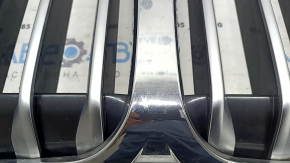 Решітка радіатора grill BMW X7 G07 19-22 без нічного бачення, під камеру, тріснута, сколи