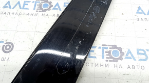 Накладка двери боковая задняя правая BMW X7 G07 19-26 передняя, глянцевая, в клее, потерта