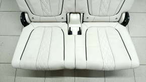 Задній ряд сидінь 3 ряд BMW X7 G07 19-22 електричний, підігрів, під 6 місць, шкіра Vernasca, Elfenbein-Weiss, під хімчистку, надрив накладки клямок ременів безпеки