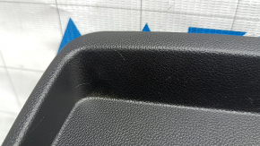 Накладка центральной консоли задняя нижняя Chevrolet Equinox EV 24-26 черная, царапины, скол