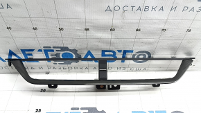 Накладка передньої панелі дефлектора центральна Chevrolet Equinox EV 24-26 чорна структура з темно-сірим молдингом