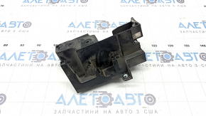 Кронштейн радіатора правий Jeep Cherokee KL 19-23 2.0T пластик, зламана направляйка