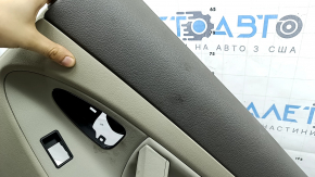 Обшивка двери карточка задняя правая Toyota Camry v40 07-11 бежевая с коричневым, вставка пластик, подлокотник кожа бежевая, под химчистку, побелел пластик, потерта