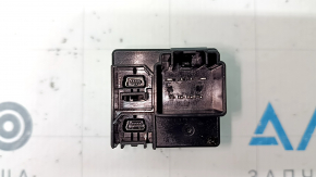 USB Hub, AUX центральной консоли Jeep Cherokee KL 14-20 сломано крепление накладки