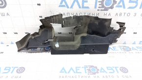 Дефлектор радіатора лівий Ауді A3 8V 17-20 4d 2.0T надірваний ущільнювач