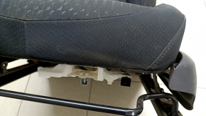 Сиденье водительское Toyota Prius 50 Prime 17-19 без airbag, механическое, подогрев, ткань черная, затерта, под химчистку, заломы