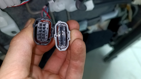 Сиденье пассажирское Toyota Prius 50 Prime 17-19 без airbag, механическое, подогрев, ткань черная, затерта, под химчистку, заломы