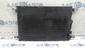 Радиатор кондиционера конденсер Audi A3 8V 15-20 1.4T, 1.8T, 2.0T посыпались соты, примят