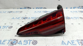Ліхтар внутрішній кришка багажника правий Audi A4 B9 20-25 седан LED, з накладкою, тріщина під склом