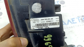 Ліхтар внутрішній кришка багажника правий Audi A4 B9 20-25 седан LED, з накладкою, тріщина під склом