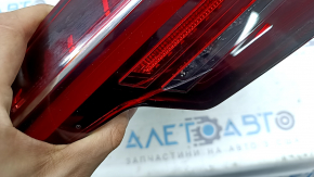 Ліхтар внутрішній кришка багажника правий Audi A4 B9 20-25 седан LED, з накладкою, тріщина під склом