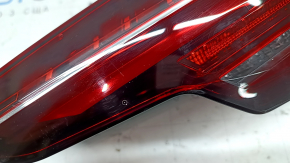 Ліхтар внутрішній кришка багажника правий Audi A4 B9 20-25 седан LED, з накладкою, тріщина під склом