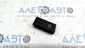 Крепление площадки номерного знака левое Audi A4 B9 20-25 2 части
