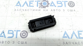 Крепление площадки номерного знака левое Audi A4 B9 20-25 2 части