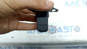 Камера заднего вида Toyota Prius 50 Prime 17-19 сломано крепление