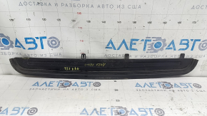 Уплотнитель дефлектора радиатора нижний Audi A4 B9 21-25 2.0T, MHEV сломано крепление