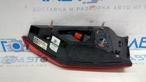 Фонарь внутренний дверь багажника левый Audi Q3 83A 19-25 LED, царапины