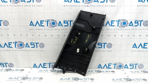 Накладка центральной стойки нижняя левая Audi A3 8V 15-20 4d, 5d, черная, потерта