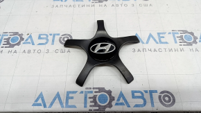 Центральный колпачок на диск Hyundai Ioniq 17-19 HEV R17 примят, вздулся лак