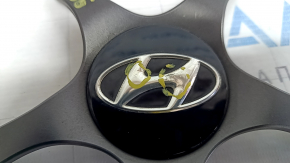 Центральный колпачок на диск Hyundai Ioniq 17-19 HEV R17 примят