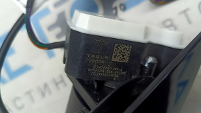 Лючок порта зарядки Tesla Model Y 20-25 с актуатором, царапины