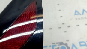 Отражатель на крыле задний правый Tesla Model Y 20-25 сломано крепление, царапины
