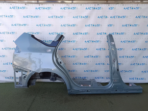 Четверть крыло задняя правая Toyota Prius V 12-17 отпилена с центральной стойкой, зеленая, после ремонта, тычки