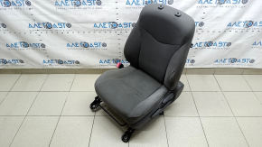 Сидіння водійське Toyota Prius 30 12-15 з airbag, механічне, велюр темно-сірий, під хімчистку, заломи тканини