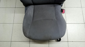 Сиденье пассажирское Toyota Prius 30 12-15 с airbag, механическое, велюр темно-серый, под химчистку
