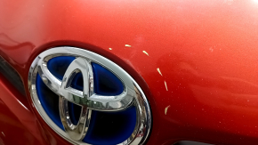Бампер передний в сборе Toyota Prius 30 12-15 рест, красный, с заглушками буксир крюка, решетками, эмблемой, и каркасом, царапины, треснут, незаводские отверстия