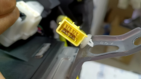 Торпедо передняя панель с AIRBAG Toyota Prius 30 10-13 черная, с дефлектором воздухвода, царапина
