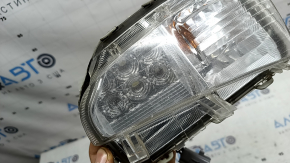 Поворотник правый Toyota Prius 30 12-15 рест, под полировку