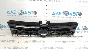 Решетка радиатора grill VW Golf 15-17
