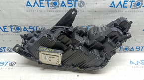 Фара передняя правая в сборе Ford Mustang Mach-E 21-26 сломана напрявляющая и крепление