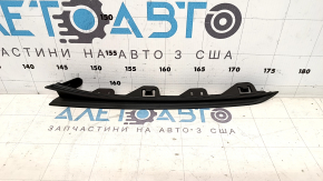 Накладка переднего бампера левая VW Passat 20-22