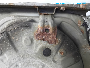 Корито багажника Toyota Camry v40 07-11 висвердлено, корозія