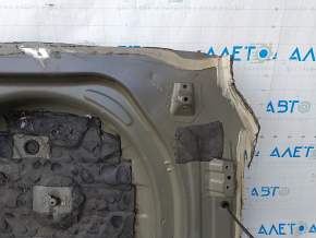 Корито багажника Toyota Camry v40 07-11 висвердлено, корозія