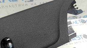 Накладка центральной консоли боковая правая Audi Q5 80A 18-25 черная, царапины