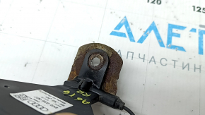 ANTENNA AMPLIFIER правая Audi A6 C7 12-18 коррозия кронштейна, трещины в корпусе