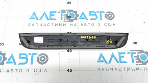 Накладка порога внешняя задняя правая Audi A6 C7 12-16 черн, с хромом, царапины