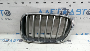 Решетка радиатора grill левая BMW X3 F25 15-17 ноздря, хром, скол