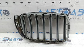 Решітка радіатора grill ліва BMW X3 F25 15-17 ніздря, хром, скол