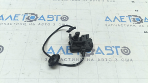 Замок лючка бензобака VW Passat b8 16-19 USA