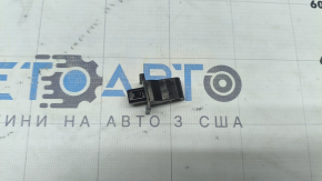 Засувка опори капота Toyota Prius 30 10-15