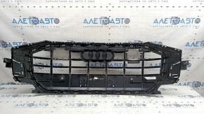 Решетка радиатора grill Audi Q8 19-23 серая с хромом под радар, потрескан хром на логотипе