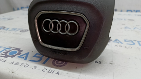 Подушка безопасности airbag в руль водительская Audi Q8 19-26 черная, в копоти