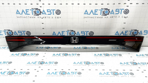 Фонарь внутренний крышка багажника Honda Accord 23-26 с эмблемой, царапины